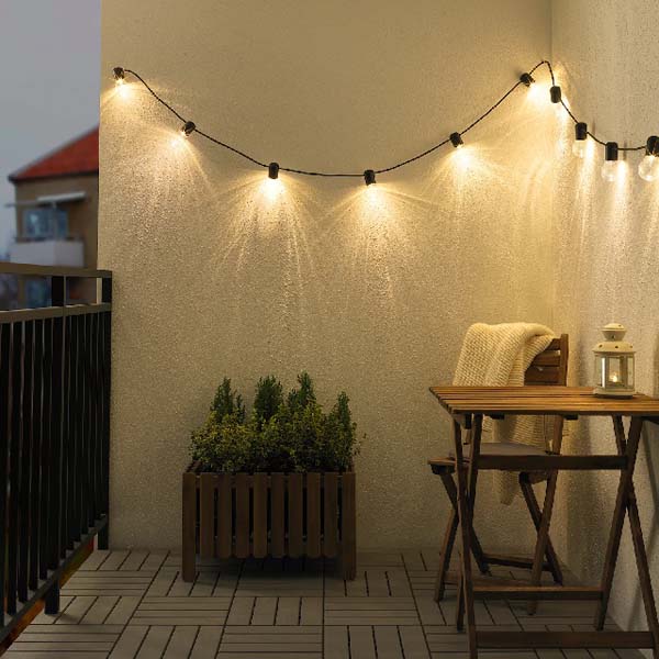 Lắp đèn LED ngoài trời ban công