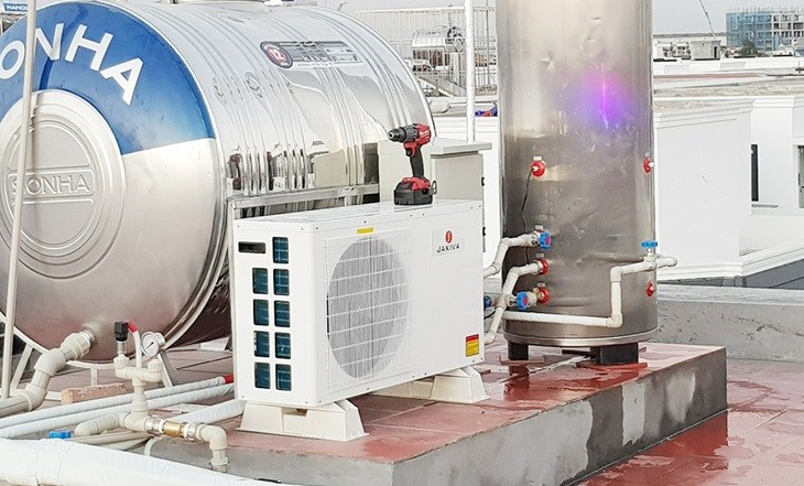 Lắp hệ thống nước nóng
