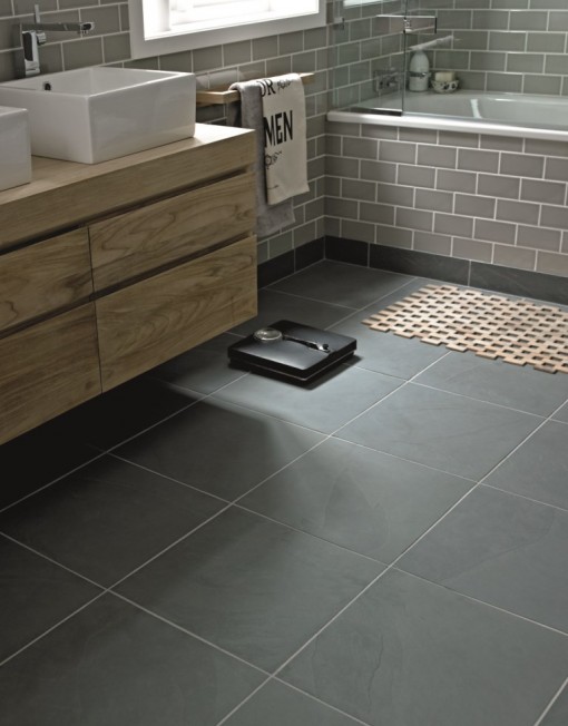 Lát gạch sàn WC