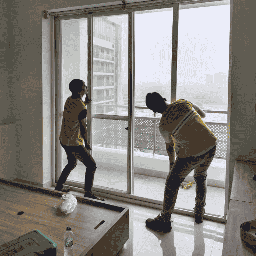 Sửa cửa phòng khách