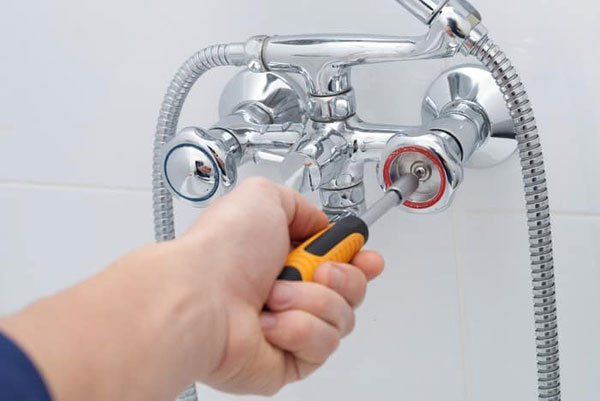 Sửa sen tắm nhà tắm