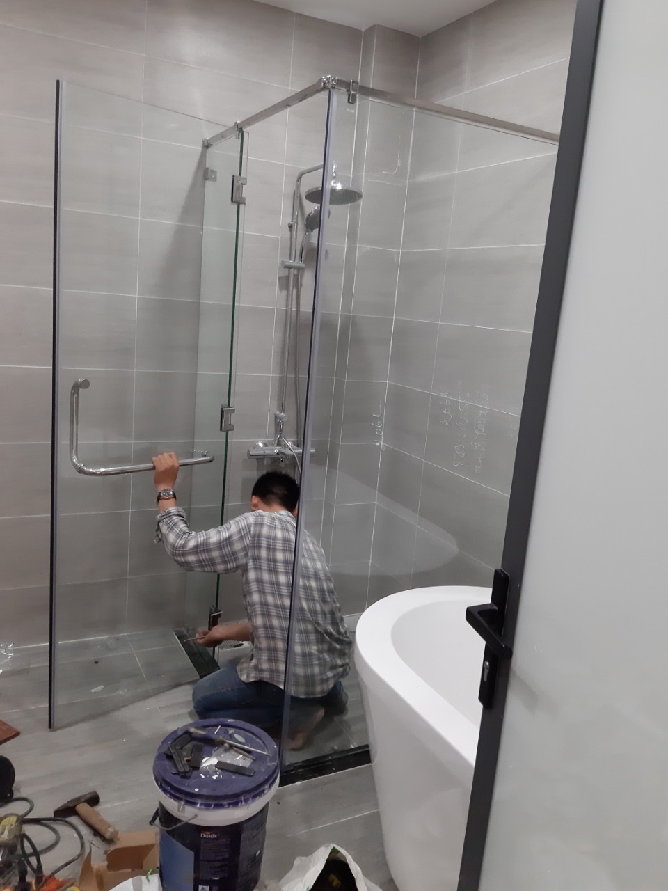 Sửa WC cửa hàng