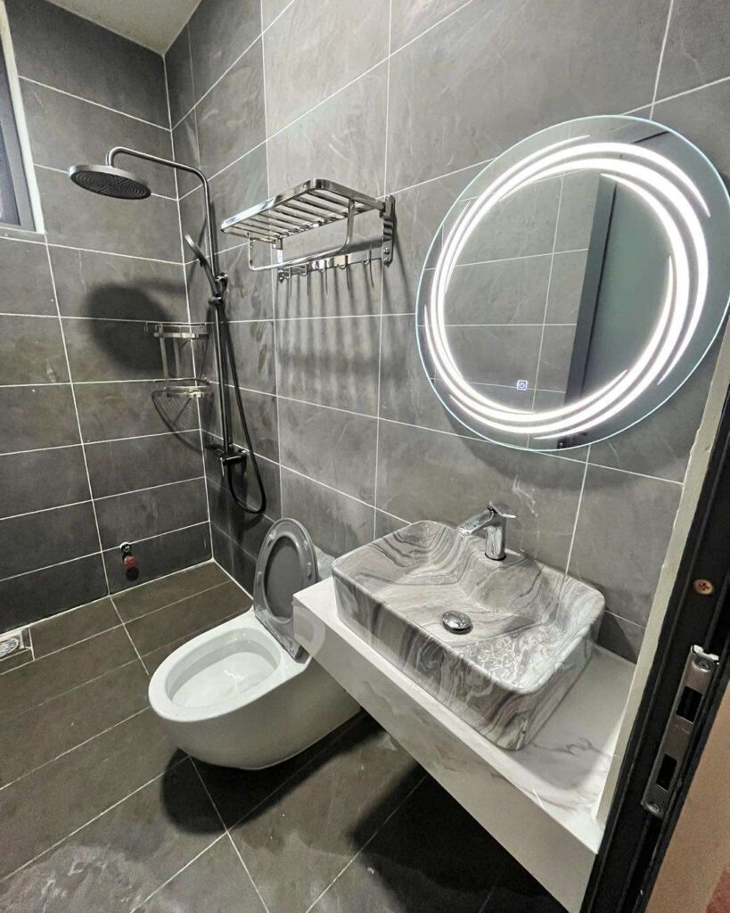 Thay lavabo mới cho nhà vệ sinh