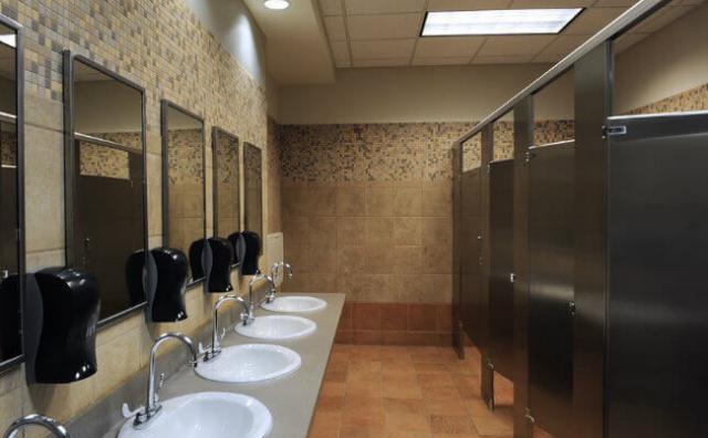 WC chuyên nghiệp cửa hàng