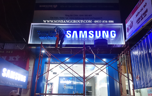 Bảng hiệu cửa hàng