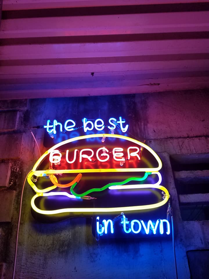 Bảng hiệu neon