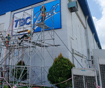 Biển treo ngoài trời