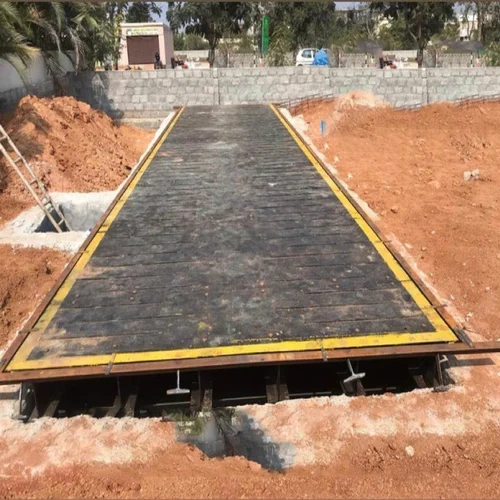 Đục mở lối đi công trình