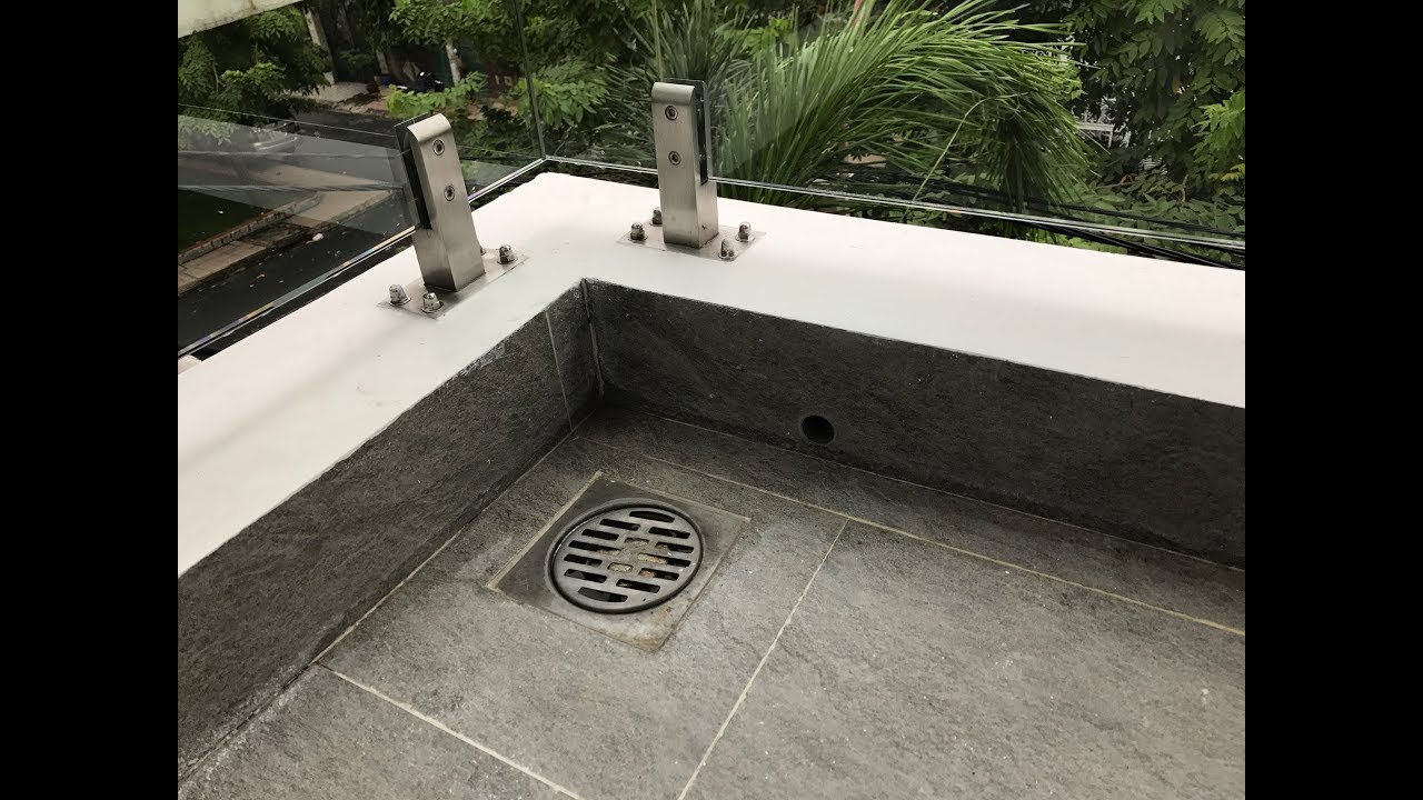 Kiểm tra thoát nước ban công