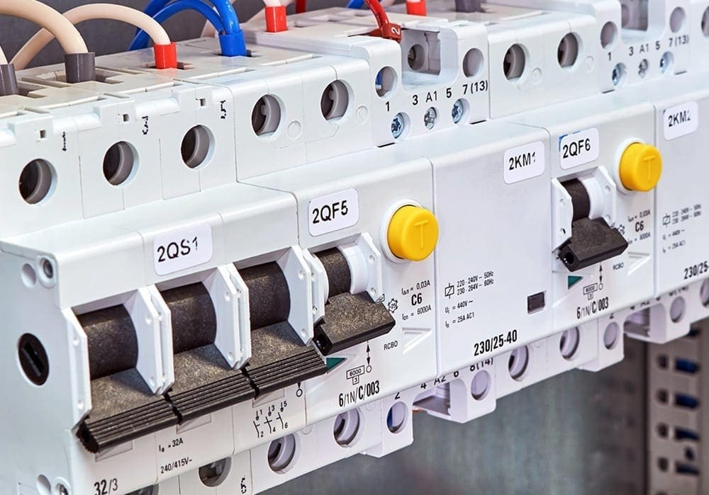 Lắp aptomat chống giật (ELCB)
