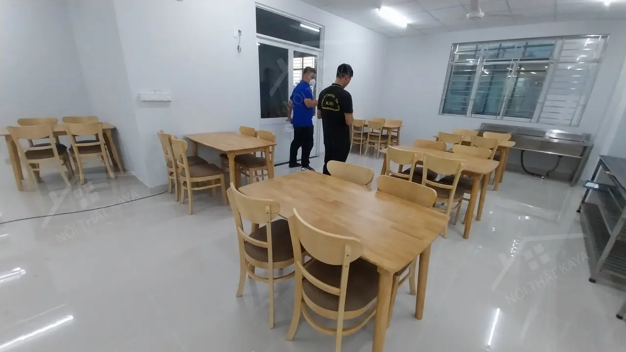 Lắp bàn ghế