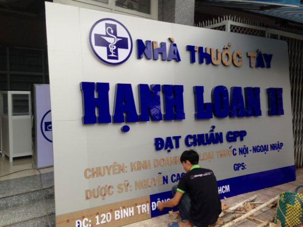 Lắp bảng hiệu tại nhà