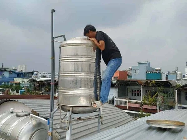 Lắp bồn nước mới