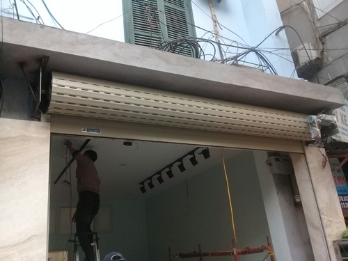 Lắp cửa cuốn tự động