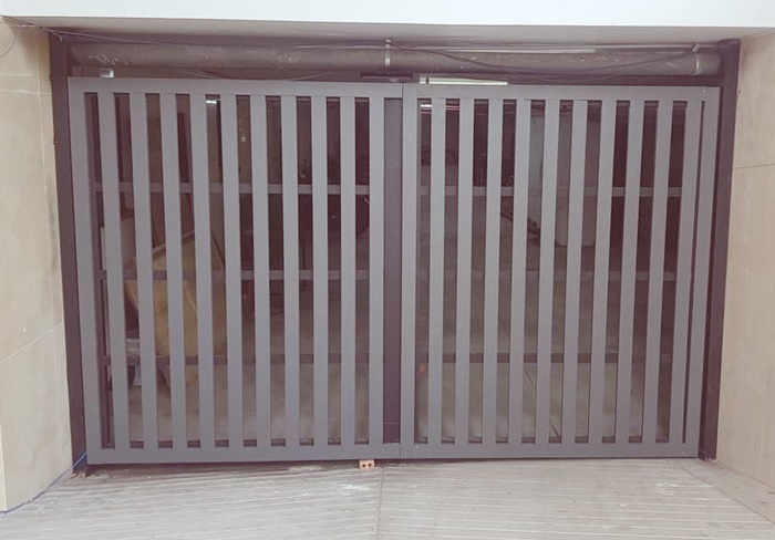 Lắp cửa sắt hộp