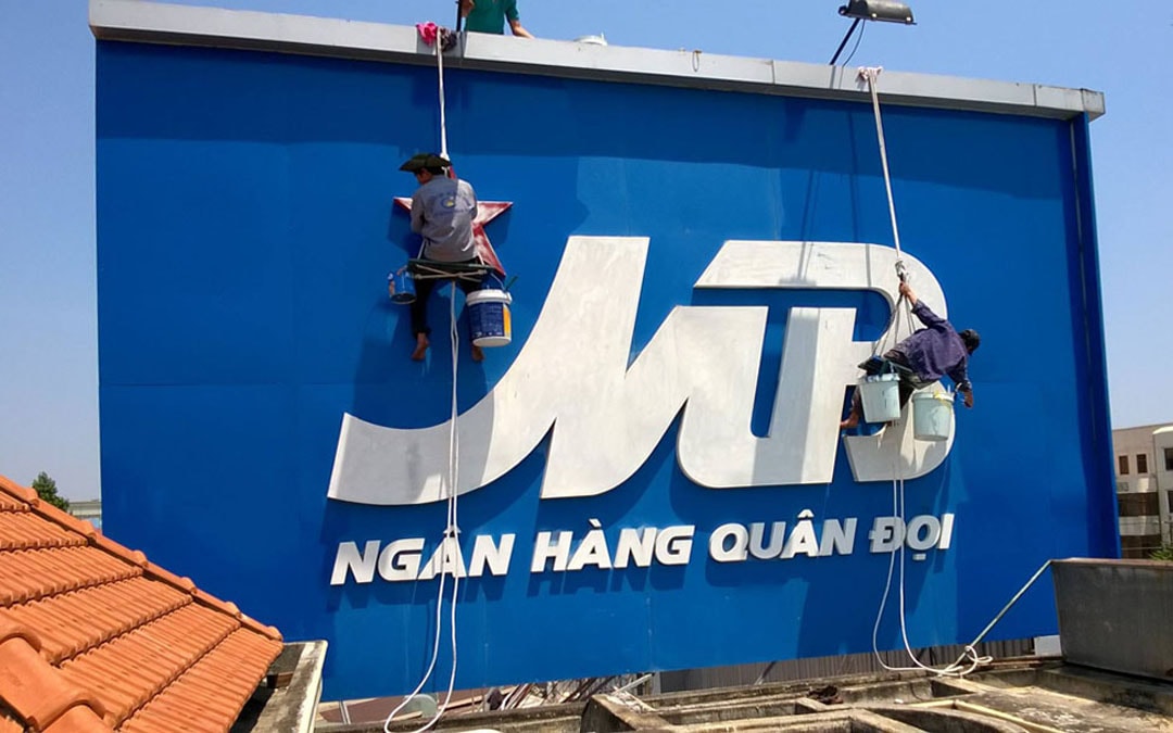 Lắp đặt chữ nổi quảng cáo