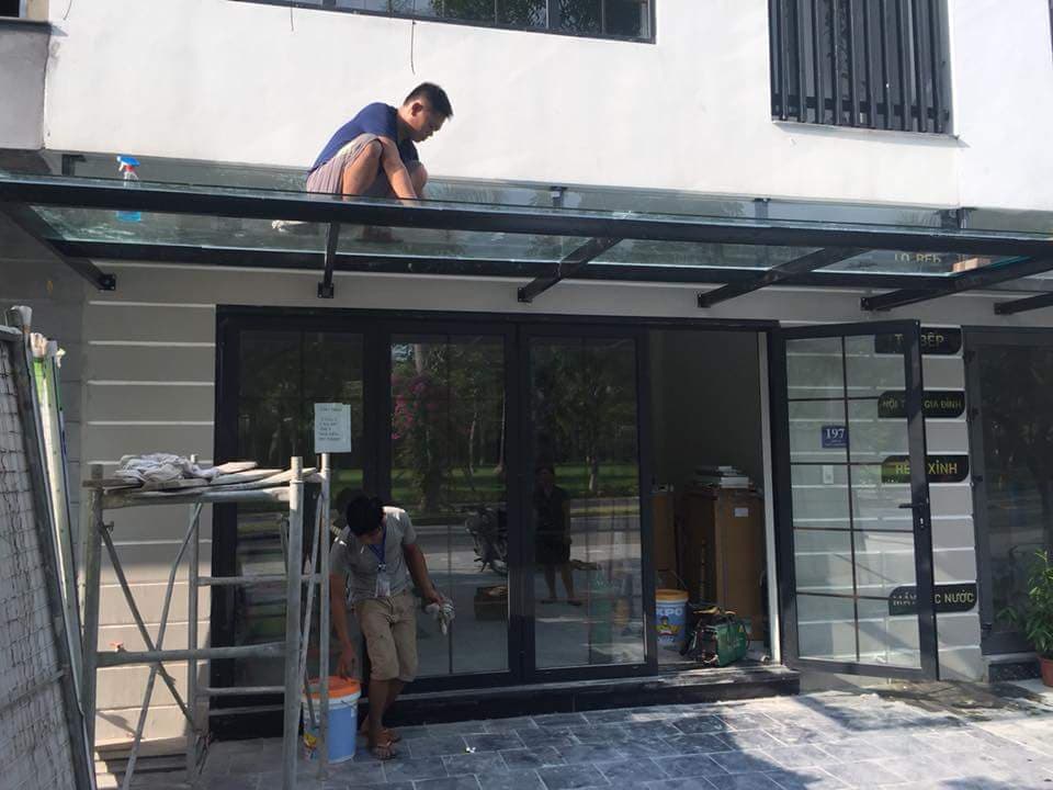 Lắp mái kính nhà ở
