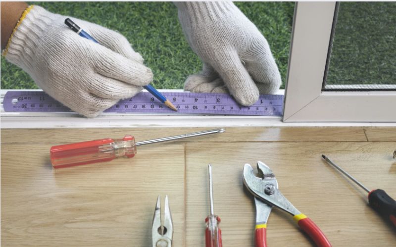 Lắp phụ kiện cửa đầy đủ