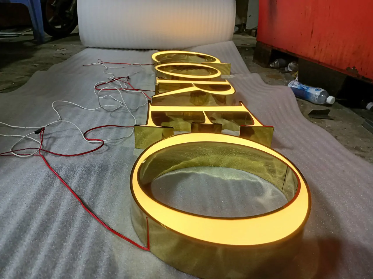 Logo led