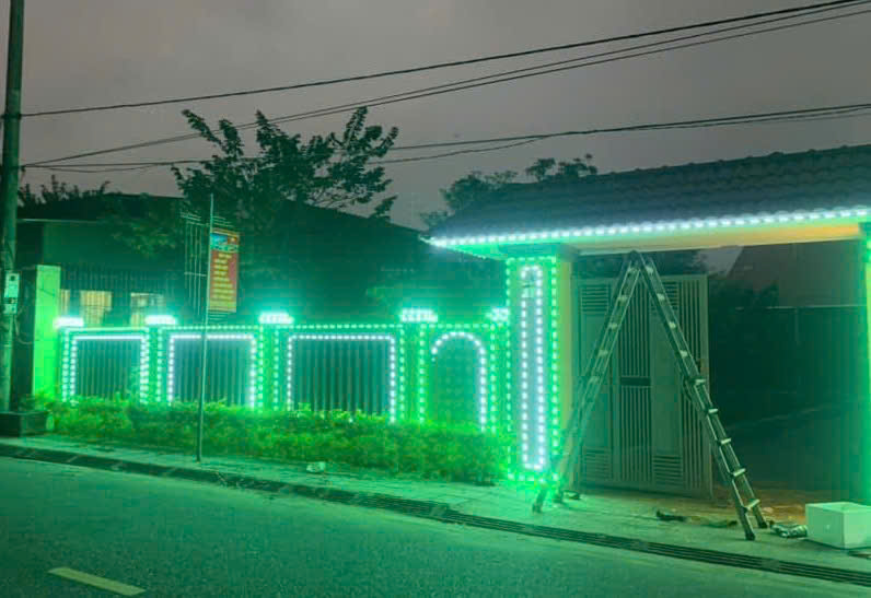 Mặt tiền led viền