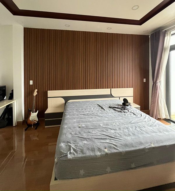 Ốp tường phòng ngủ căn hộ
