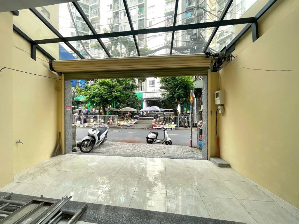 Sơn mặt tiền cửa hàng