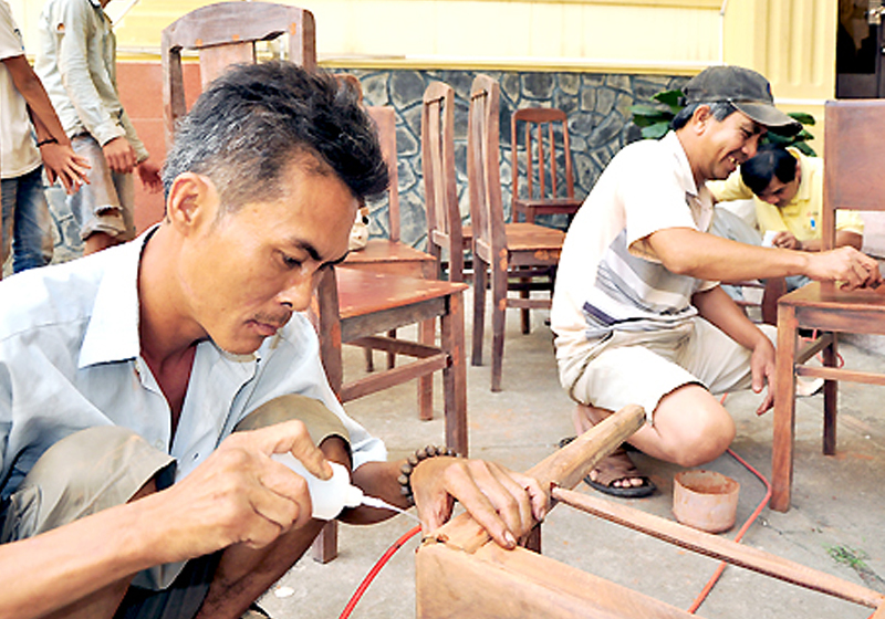 Sửa bàn ghế