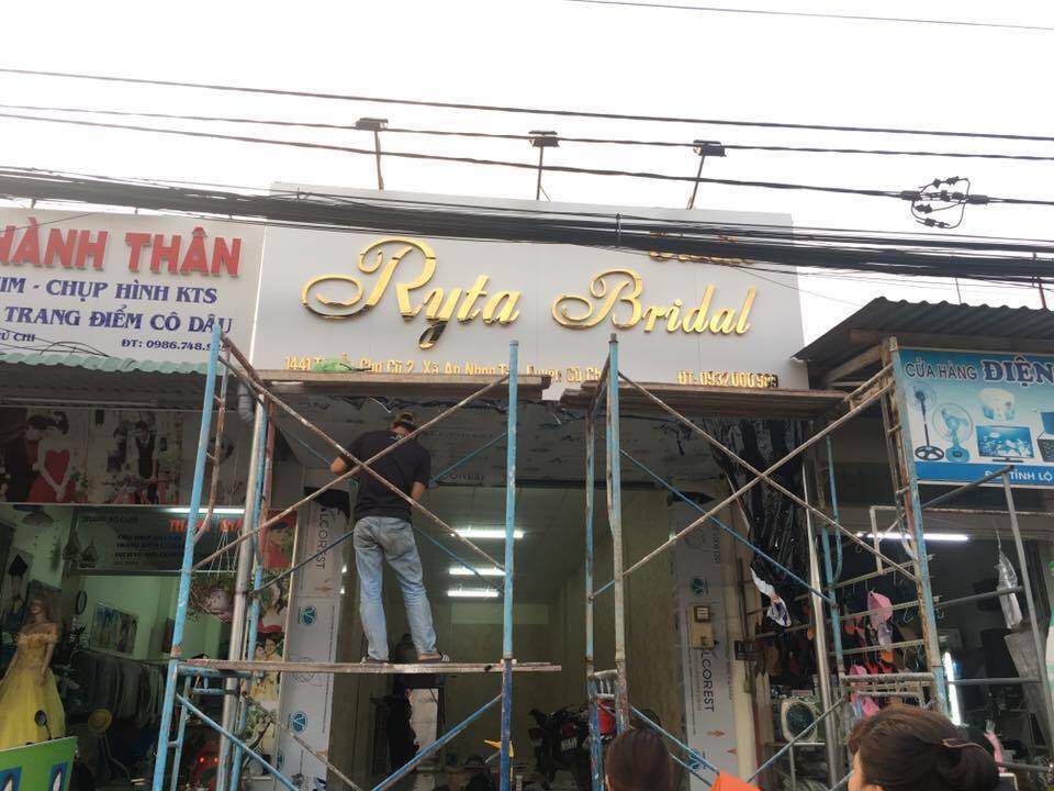 Sửa chữ nổi