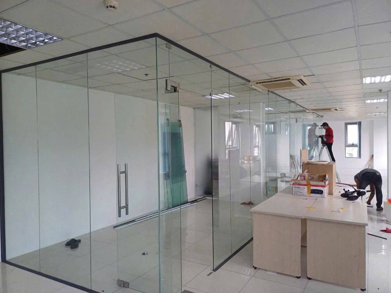 Sửa cửa kính cường lực