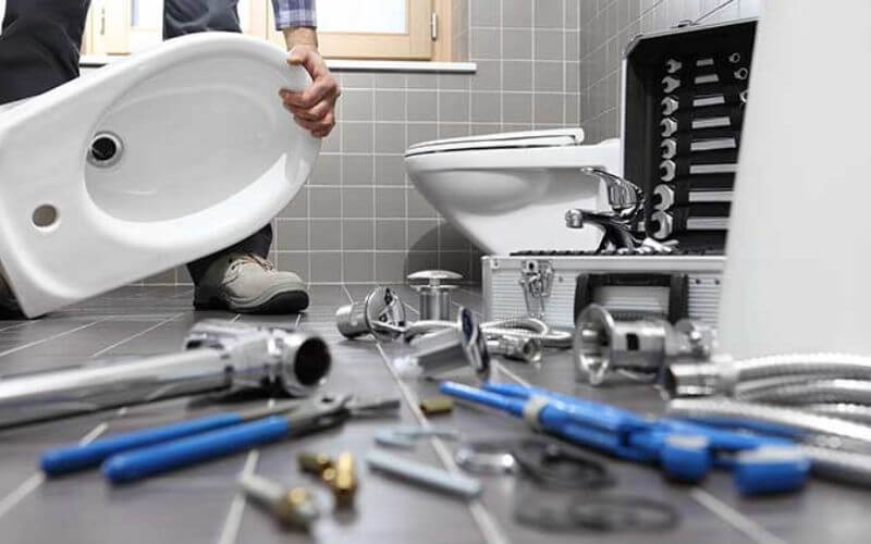 Sửa nhà vệ sinh bị hư hỏng