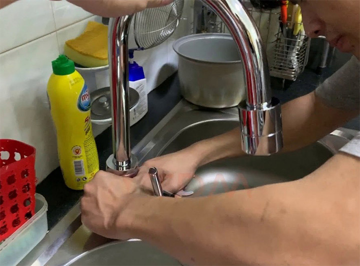 Sửa vòi nước