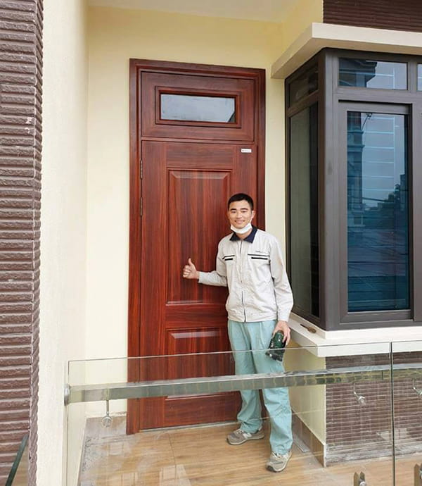 Thay cửa gỗ