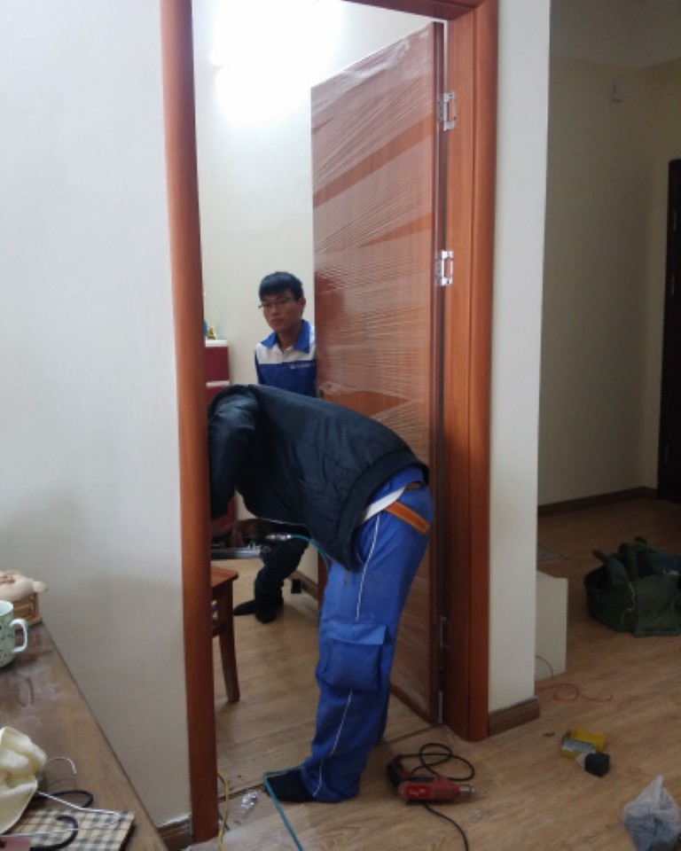 Thay khung cửa