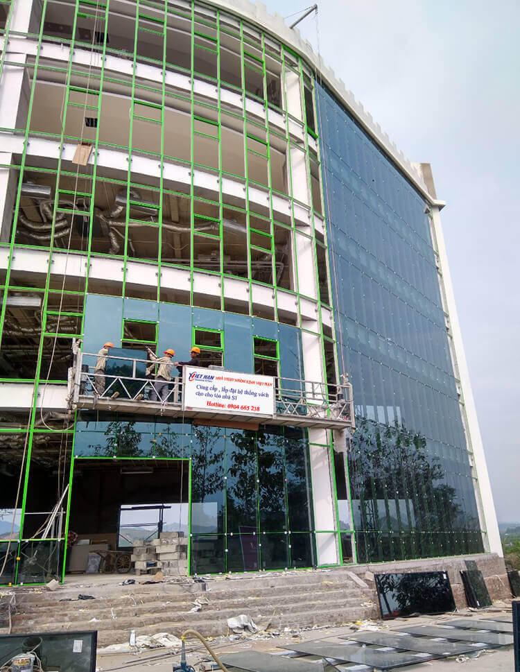 Thi công mặt dựng kính