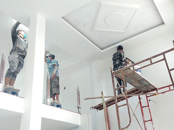 Thi công trần thạch cao giật cấp