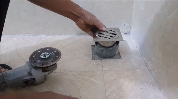 Xử lý thoát nước sàn nhà tắm