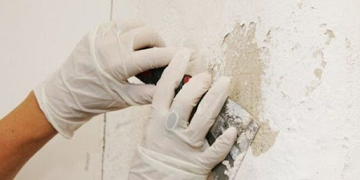 Xử lý tường cũ trước khi sơn